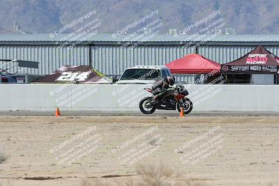 media/Oct-05-2025-CVMA (Sun) [[beeef4f201]]/Race 10-Formula Lightweight Twins Shootout/